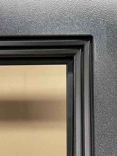 Входная дверь  