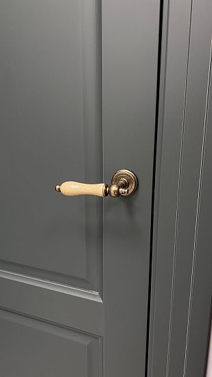 Межкомнатная дверь  