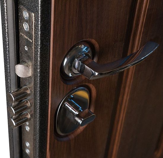 Входная дверь  